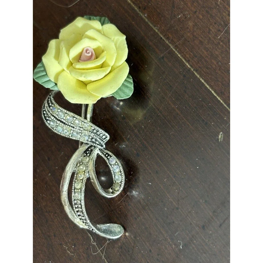 Vintage AVON Porcelain Sweet Yellow Rose Silver Tone & Rhinestone Brooch Pin - Picture 3 of 9